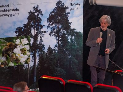 Na zdjęciu przedstawiciel WWF Polska, który mówił o odrodzeniu bartnictw w Polsce/ fot. Marek Węgrzynowicz